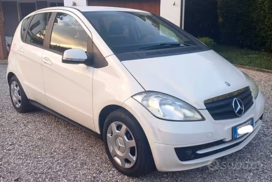 Mercedes A 160 diesel 2011 82cv UNICOPR 