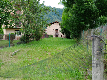 Rustico con giardino