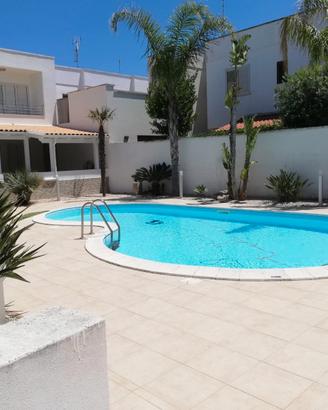 Villa con piscina Marina di lendinuso