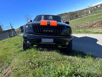 Ford f150 lariant