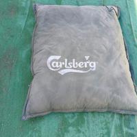 Cuscini giganti Carlsberg