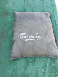Cuscini giganti Carlsberg