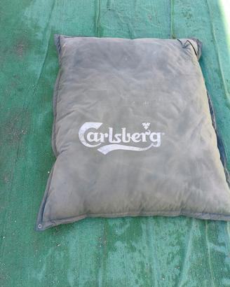 Cuscini giganti Carlsberg