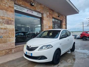 Lancia Ypsilon 1.0 FireFly 5 porte S&S Hybrid Silv