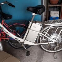 BICI DA DONNA CON PEDALATA ASSISTITA