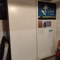 armadio con porte scorrevoli