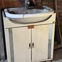 Bagno con specchiera anni 60