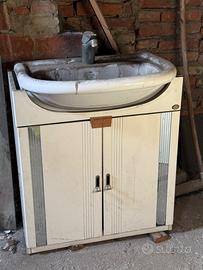 Bagno con specchiera anni 60