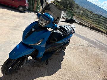 Piaggio Beverly 300 - 2024
