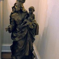 opera scultorea della val Gardena (madonna con bam