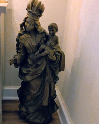 opera scultorea della val Gardena (madonna con bam