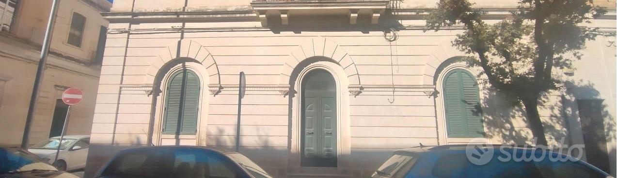 Lecce appartamento elegante 170m Porta Rudiae