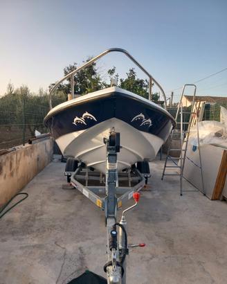 barca jaguar 5.4 motore Yamaha più rimorchio 