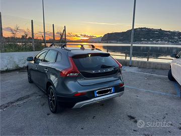 Volvo V40 cross country 1.6d 120 cv 6 marce