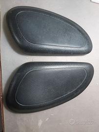 Paraginocchia per serbatoio W800 Kawasaki