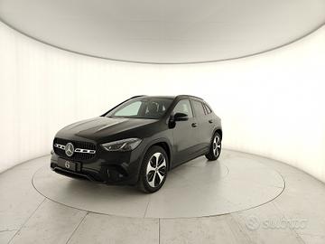 MERCEDES-BENZ GLA 180 d