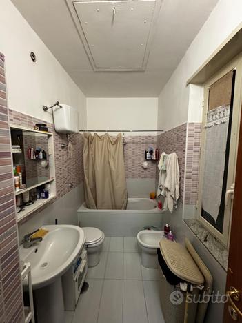 Stanza singola con bagno privato, Napoli centro