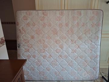 materasso matrimoniale buone condizioni