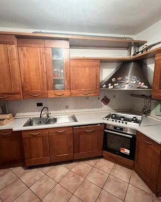 Cucina angolare il legno