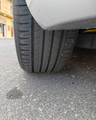 gomme yokohama bluearth GT