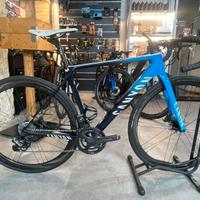 Ultimate CF SLX Disc 9.0 Team Movistar 2020
