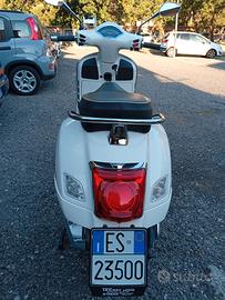 vespa 300 GTS 