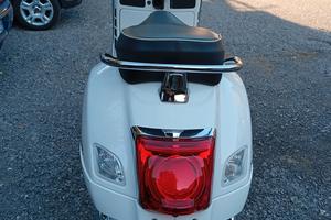 vespa 300 GTS 