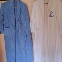 gruppo 2 accappatoi,uomo e donna 