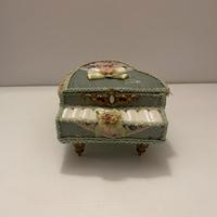 Portagioie a forma di pianoforte stile veneziano