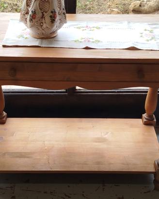 Tavolo scrivania in legno di abete con cassetto