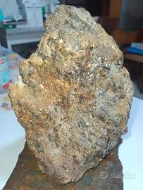 Roccia complessa composta da vari minerali
