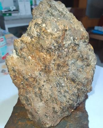 Roccia complessa composta da vari minerali