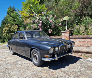 Jaguar 420