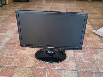 televisore 18 pollici piatto 