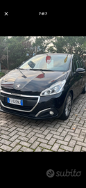 Peugeot 208 2017 1.2 benzina neopatentato