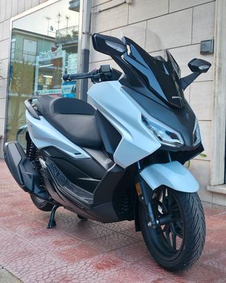 Honda Forza 350