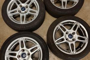 Set 4 Cerchi in Lega 15" Originali Ford Fiesta