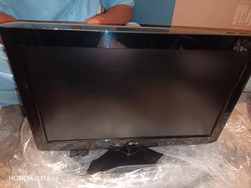 TV LCD LG 26 POLLICI (modello 26LH2000) 