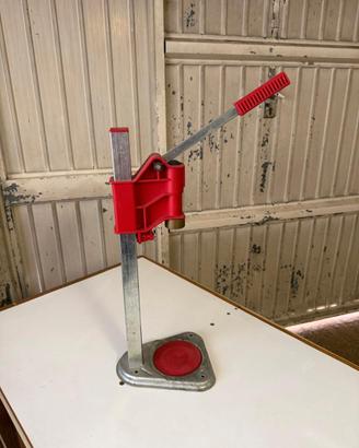 Tappatrice manuale tappi corona con tappi