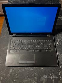 Pc portatile HP i7 7500U 12gb ram grafica R7 M340