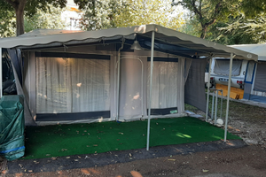 Roulotte in campeggio sul lago di Garda