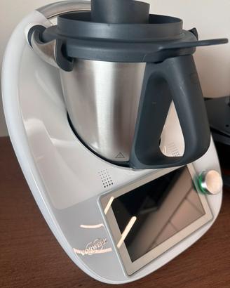 BIMBY TM6 VORWERK con OMAGGI ! PREZZO TRATTABILE !