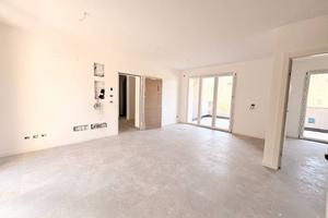 Appartamento di 110 m² con 5 locali e box auto a P