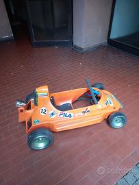 Macchina a pedali per bambino