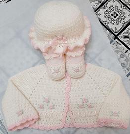 Cappellino scarpette e scaldacuore artigianali