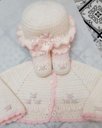 Cappellino scarpette e scaldacuore artigianali