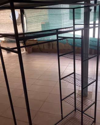 Guardaroba Industrial: Stile e Ordine in Nero! 🖤