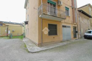 2 LOCALI A CAMPAGNOLA EMILIA