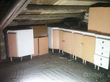 Pensili componibili marca Scic