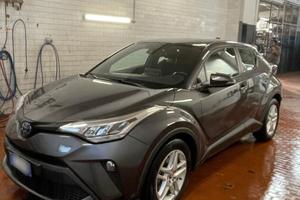 TOYOTA C-HR 1.8 Hybrid E-CVT Business